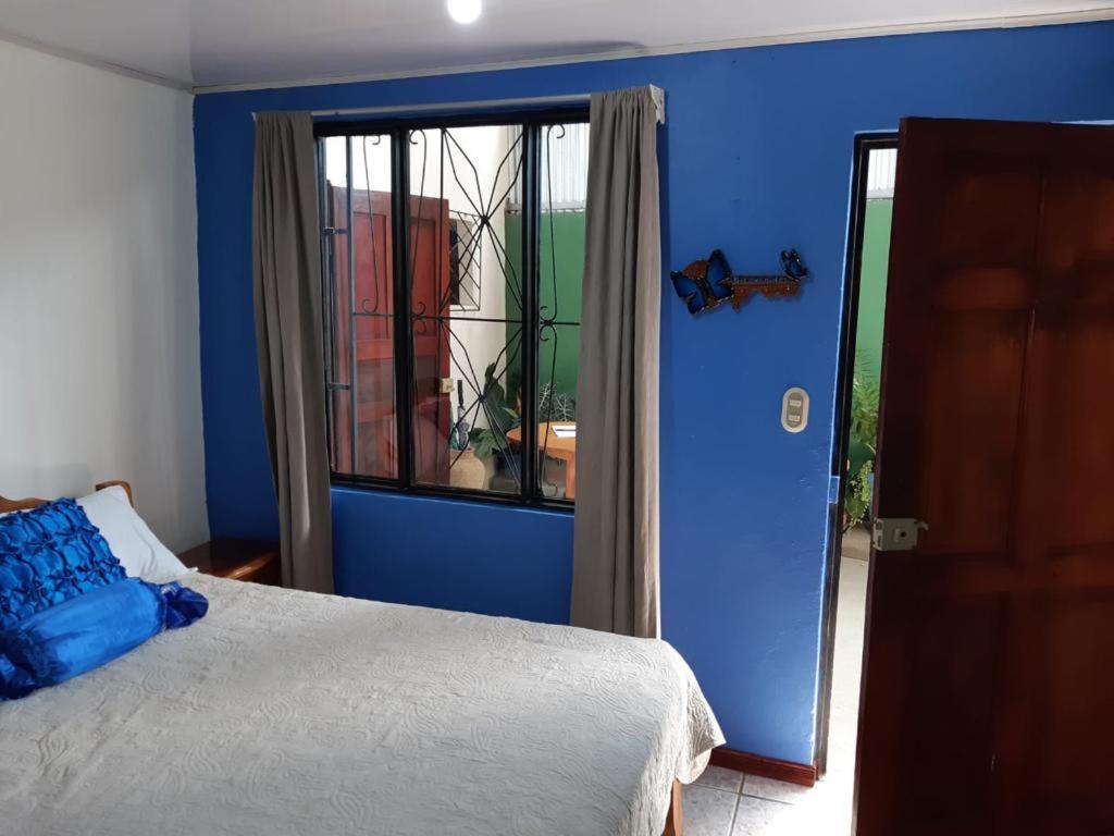 Cabinas Chazu #2 Quepos Eksteriør bilde